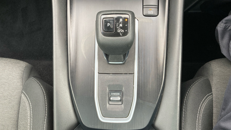 Nissan Qashqai 1.3 DiG-T MH 158 N-Connecta 5dr Xtronic Petrol Hatchback